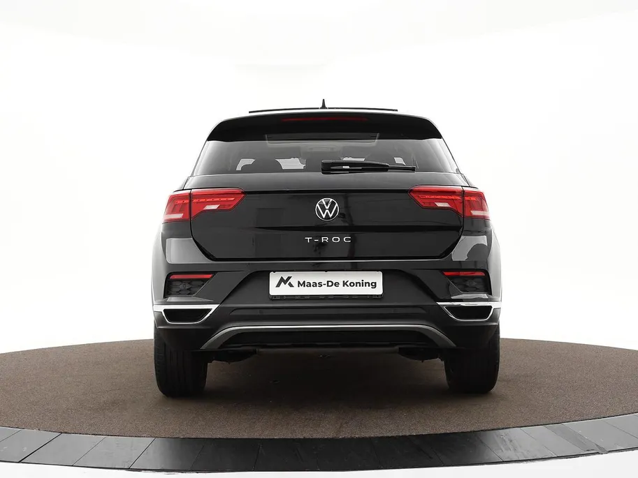 Volkswagen T-Roc 1.5 TSI 150pk DSG Style · Panoramadak · Camera · Elek. Achterklep · Dodehoeksensor · Stoelverwarming · Apple/Android Car Play ·