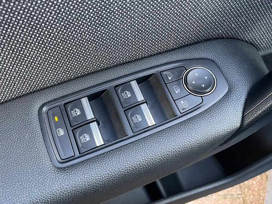 Renault Symbioz 1.6 E-Tech full hybrid 145 techno Navigatie*Camera*Parkeersensoren*Trekhaak*All Season banden*Adapt. Cruise Control*Climate Control*1ste eigenaar!