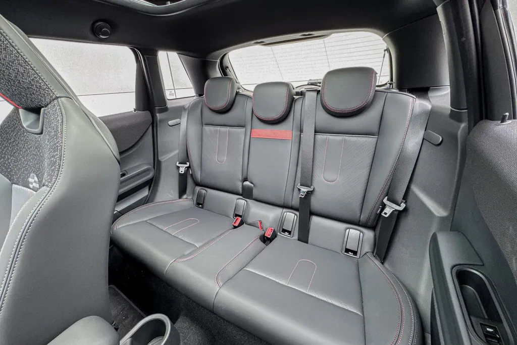 MINI Cooper 5-deurs 1.5 Cooper C John Cooper Works XL