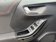 Ford Puma 1.0 EcoBoost Hybrid ST-Line | TREKHAAK | STOEL, STUUR EN VOORRUITVERWARMING | ACHTERUITRIJCMAREA | NAV |