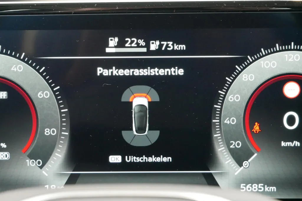 Nissan ARIYA Limited Edition 66 kWh *afneembare trekhaak*Achteruitrijcamera*Navigatie*Apple carplay& Androidauto*Parkeersensorenvoor en achter*Adaptive cruisecontrole*I-key*