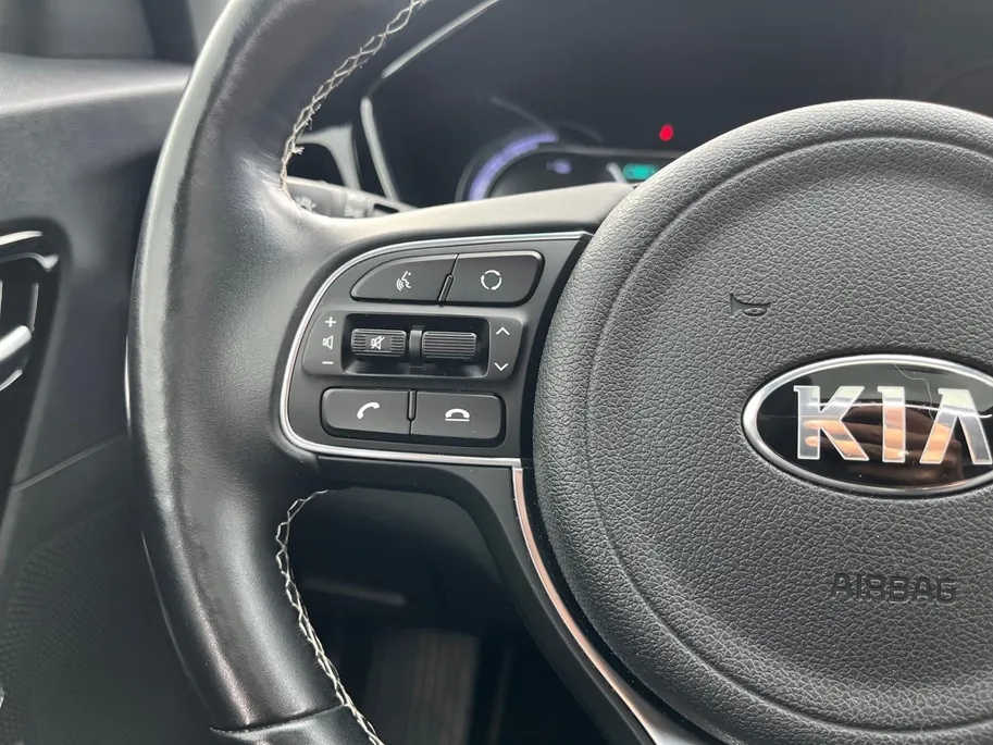 Kia e-Niro ExecutiveLine 64 kWh | Lederen bekleding | Elektrische stoelverstelling | JBL Audio systeem | Stoelventilatie