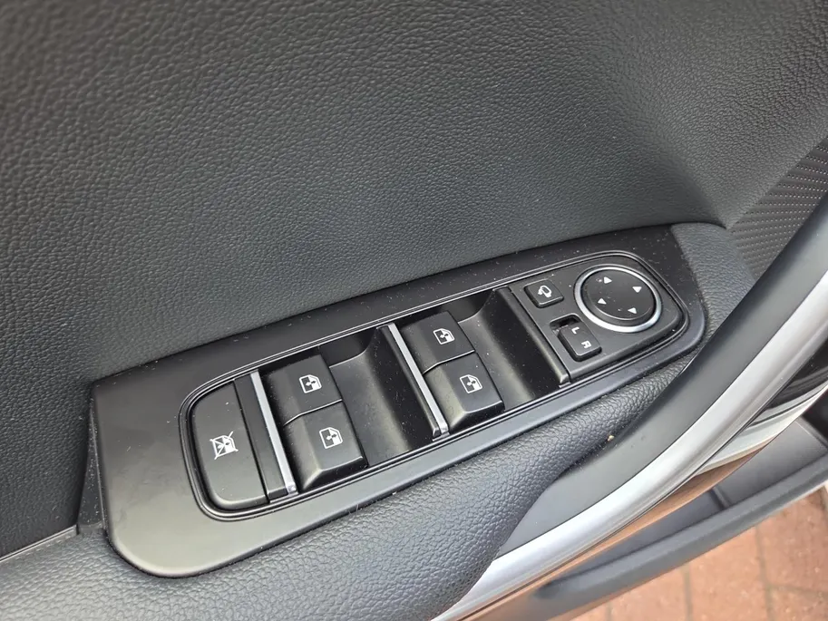 Kia Ceed Sportswagon 1.6i PHEV DynamicPlusLine Navi | Camera | Stoel + Stuurverwarming | Elektr. Achterklep | LED | Apple Carplay & Android Auto | Metallic lak | NAP