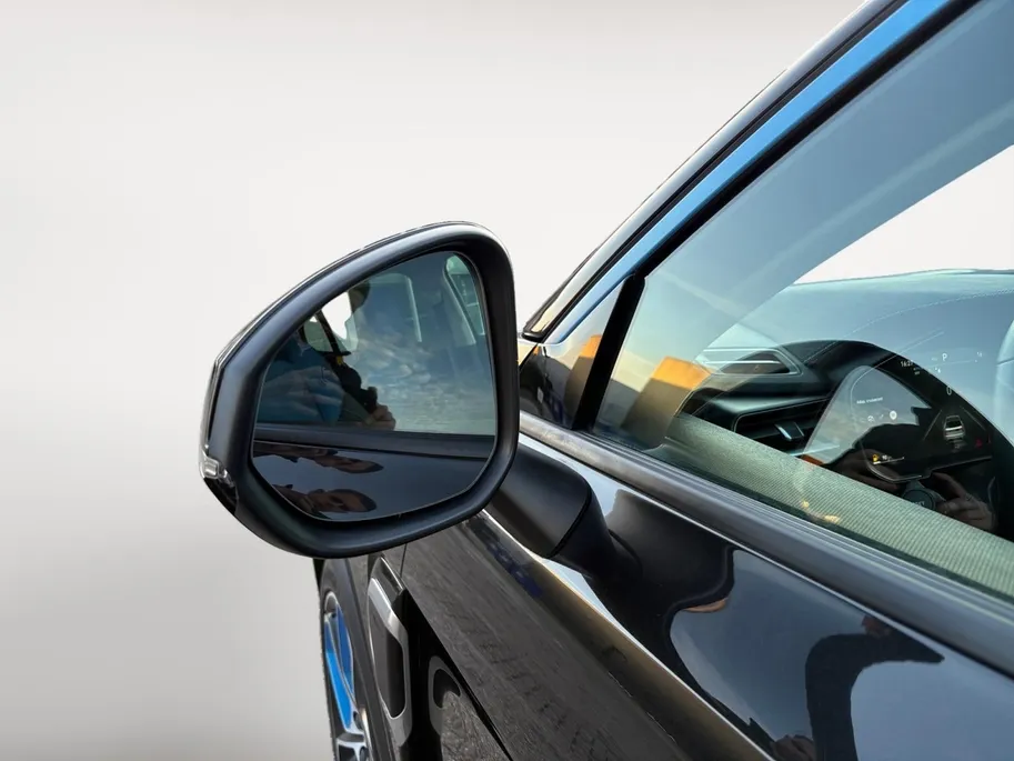 Lynk & Co 01 1.5 | Adaptieve Cruise Control | Stoelverwarming | Schuif/Kantel Dak |  | Elek. Achterklep | Lichtmetalen Velgen |