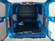 Ford E-Transit Custom 320 L2H1 MS/RT 71 kWh Dubbele Cabine 286 pk | NIEUW TE BESTELLEN | MS/RT Sports Pack | 19' LM velgen | Achterspoiler | Lederen bekleding - Financial Lease - 0,99% rente