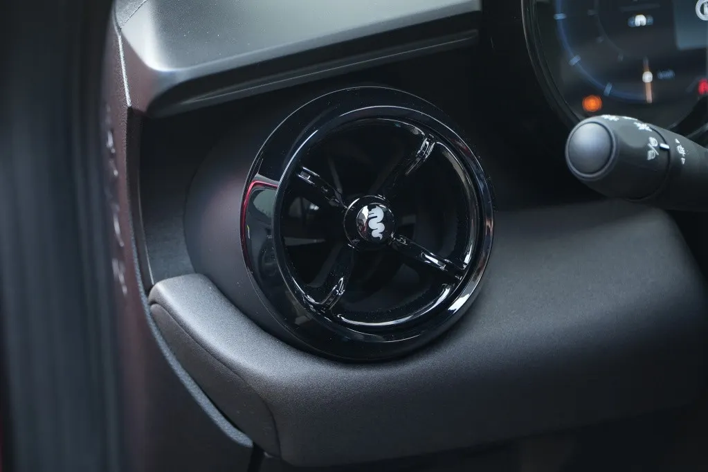 Alfa Romeo Junior 1.2 Turbo 145 PK Ibrida Speciale | Techno | Pano | Camera | Navi