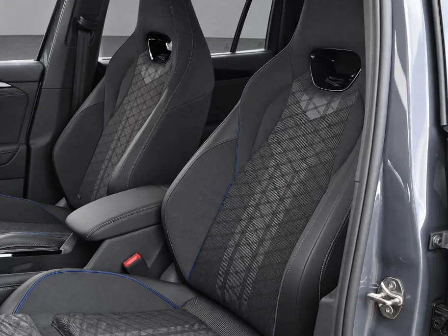 Volkswagen Tayron R-Line Edition 1.5 eHybrid 204 PK 6 versn. DSG · Black Style Pakket · Trekhaak inklapbaar, met elektrische ontgrendeling, incl. aanhangermanoeuvreerhulp Trailer Assist ·