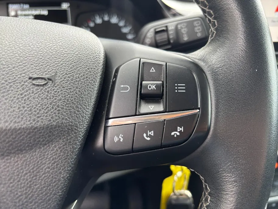 Ford Fiesta 1.0 EcoBoost Vignale | Automaat | Achteruitrijcamera | Cruise control | Carplay | Stoelverwarming