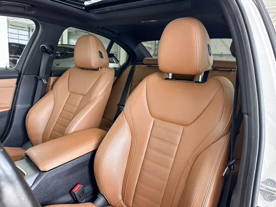 BMW 3 Serie Sedan 318i High Executive