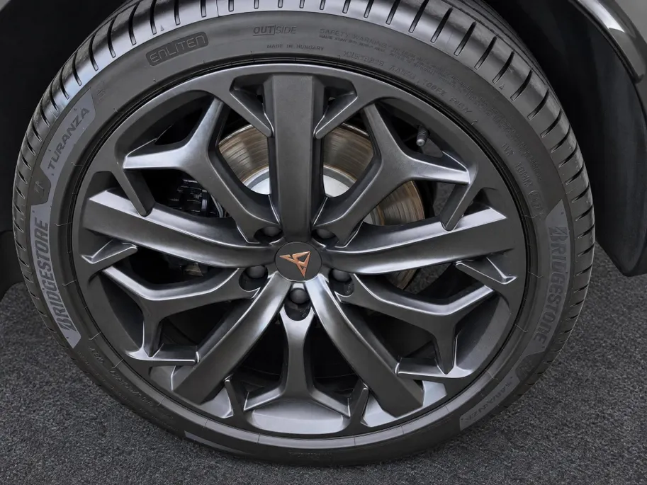 CUPRA Formentor 1.4e-Hybrid 180kW/245PK VZ Tribe Edition · Panoramadak · Trekhaak · Camera + Parkeersensoren
