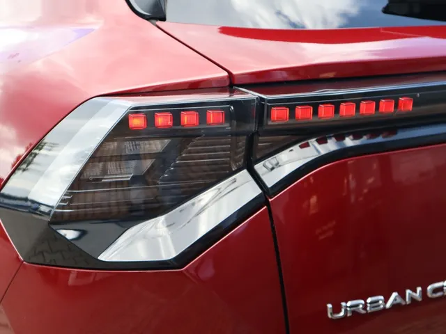 Toyota Urban Cruiser Executive 61 kWh | Panoramdak | 360 Camera | Stuur/Stoel Verwarming |