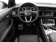 Audi Q8 55 TFSI e quattro Pro Line S 394 PK · 22' LM Velgen · Glazen panorama dak · B&O Premium 3D · Assist. plus, remote park · Stoelventilatie + Massage · Trekhaak · Servosluiting