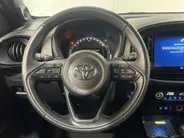 Toyota Aygo X 72PK VVT-i S-CVT Premium Automaat | 1e eigenaar | JBL Audio | Navi | Apple CarPlay/Android Auto | Adaptive Cruise Control | Licht & Regen Sensor | Lichtmetalen Velgen | Keyless Entry |