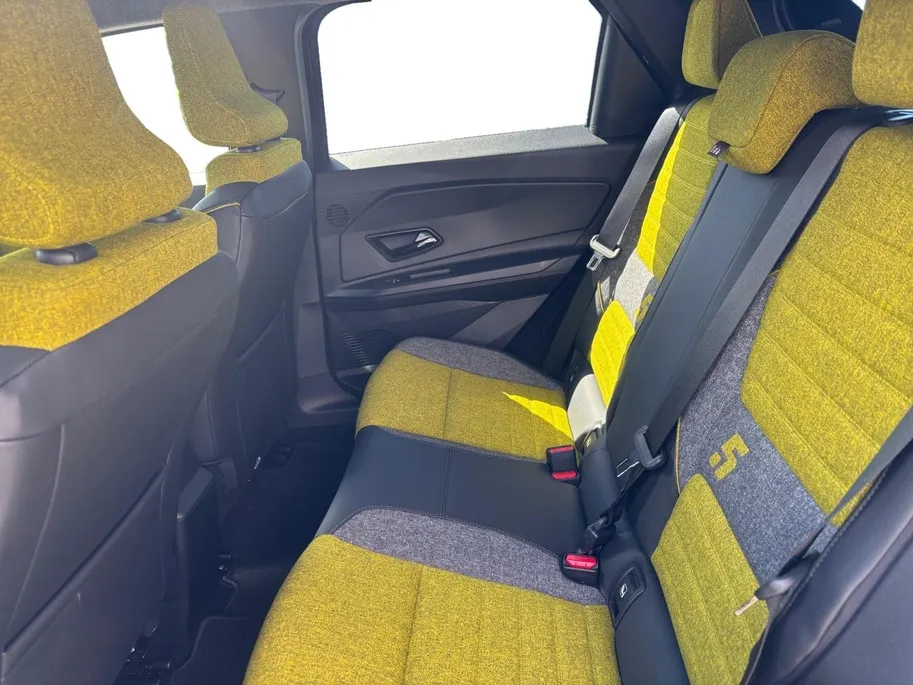 Renault 5 comfort range iconic cinq 52 kWh AUTOMAAT NAVI AIRCO CAMERA ADAPTIEVE CRUISE CONTROLE STOELVERWARMING STUURVERWARMING APPLECARPLAY ANDROID AUTO !!!LET OP DEMO VRAAG NAAR DE KMSTAND!!!