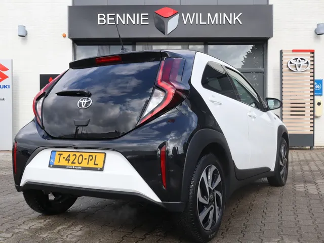 Toyota Aygo X 1.0 VVT-i S-CVT Pulse Automaat Bi-Tone | AllSeasons | Climate co