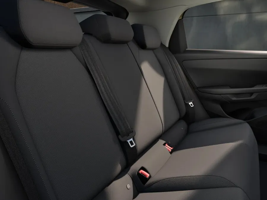 Volkswagen ID. Polo Life First Edition 52 kWh accu, 211 PK · Achteruitrijcamera · Draadloze telefoonlader · Stuurwiel verwarmd · Stuurwiel multifunctioneel ·