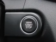 Kia Ceed Sportswagon 1.5 T-GDi DynamicPlusLine | Stoel- & stuurverwarming | Camera | Clima | Cruise adapt. | LED | Navi | Elek. achterklep | 16' LM |