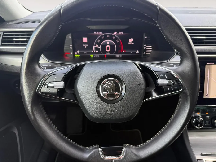 Škoda Superb Combi 1.4 TSI iV Business Edition Plus *Automaat*Navi+Camera*Parkeersensoren*Elekt. Stoelen*Lederen bekleding*Winter Pack*VOL OPTIES!