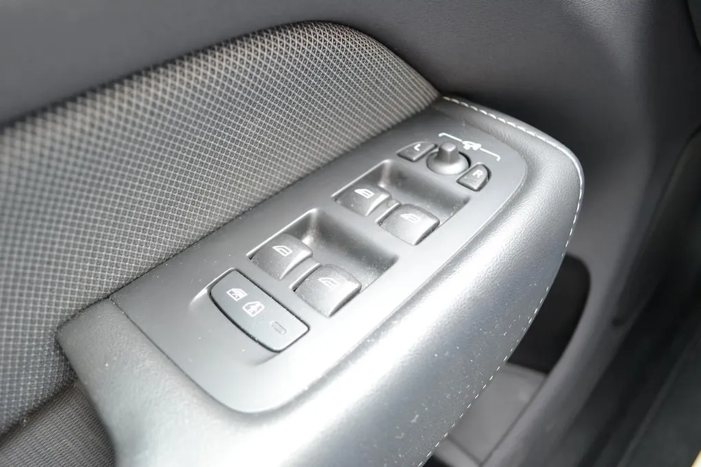 Volvo XC60 2.0 T8 PLUG-IN HYBRID AWD ULTIMATE