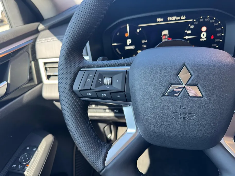 Mitsubishi Outlander 2.4 PHEV Pure | Showroomvoorraad model met 5.000 euro korting bij levering voor 30-6-2026  |Navigatie | Airco/ECC | L.M.Velgen | 8 jaar garantie