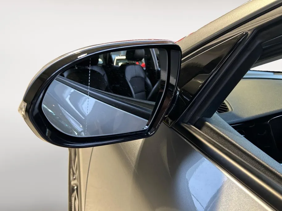 Kia Niro 1.6 GDi Hybrid DynamicLine | Apple Carplay / Android Auto | Navigatiesysteem | Licht + Regensensor | Parkeersensoren + Camera Achter | Climate Control | Cruise Control Adaptief | Rijstrooksensor + Correctie
