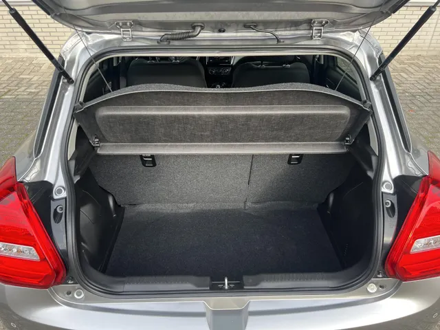 Suzuki Swift 1.2 Select Smart Hybrid | Armsteun | Apple Carplay & Android Auto | 16' LM Velgen | Airco | Dealer onderhouden