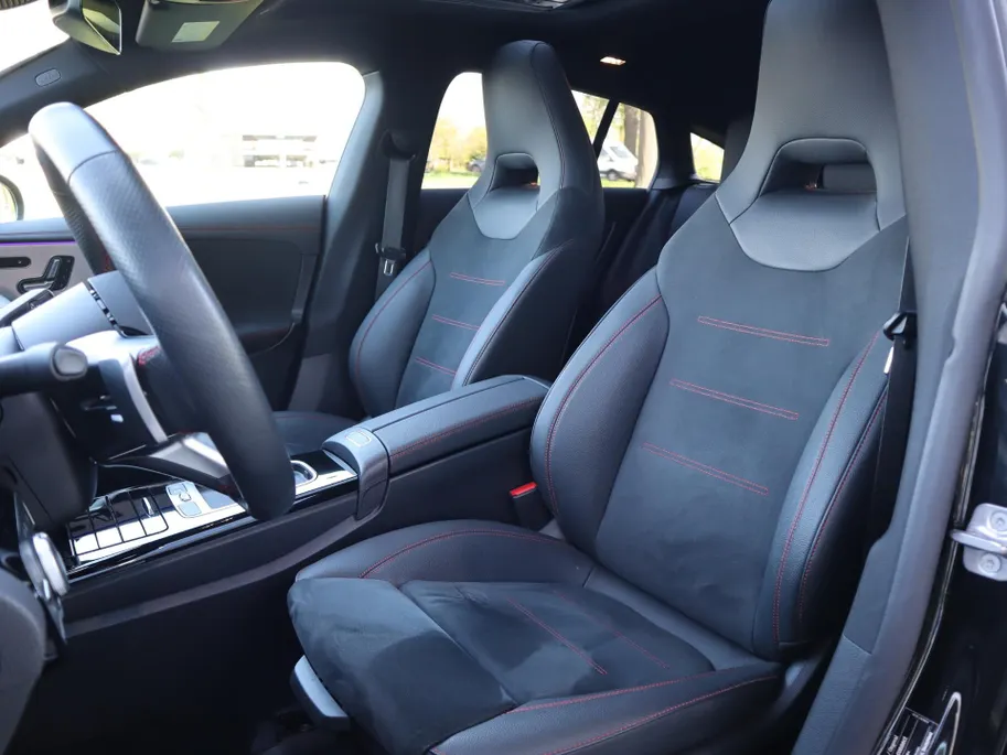 Mercedes-Benz CLA Shooting Brake 180 Business Solution AMG | Panoramadak | Dodehoekassistent | Memory Seats | HUD | Burmester | LED | 360 camera | Automaat