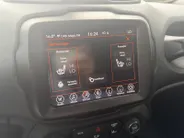 Jeep Renegade 4xe 240 Plug-in Hybrid Electric S 12 MAANDEN GARANTIE! | Stoel/stuur verwarming | Navigatie | Camera | Adapt cruise / Clima control |