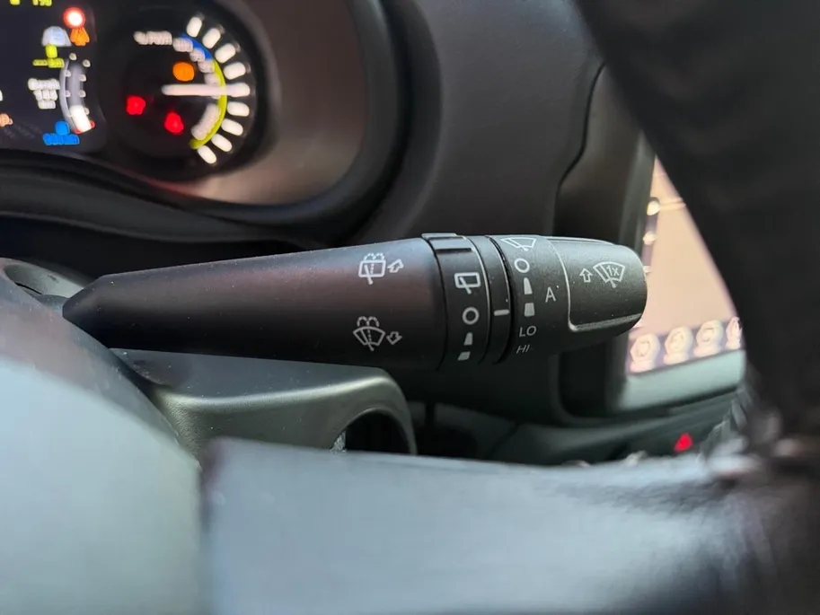 Jeep Renegade 1.5T e-Hybrid S 190PK AUTOMAAT | Black line| Lichtmetalen velgen| Parkeer sensoren V/A| Navigatie| Camera| Climate Control| 4WD drive| Leer| elec. stoel| Reservewiel|