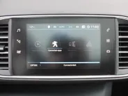 Peugeot 308 1.2 PureTech Allure | Panoramadak | 17” LM | Parkeersensor v+a | Navi | Cruise | Clima | Apple CarPlay/Android Auto |