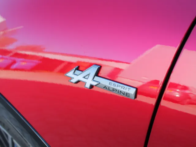 Renault Clio 1.8 Hybrid 160 PK esprit Alpine | Harman Kardon geluid 9 luidspeakers | Dode hoek detectie | Camera achter | NIEUW OP VOORRAAD