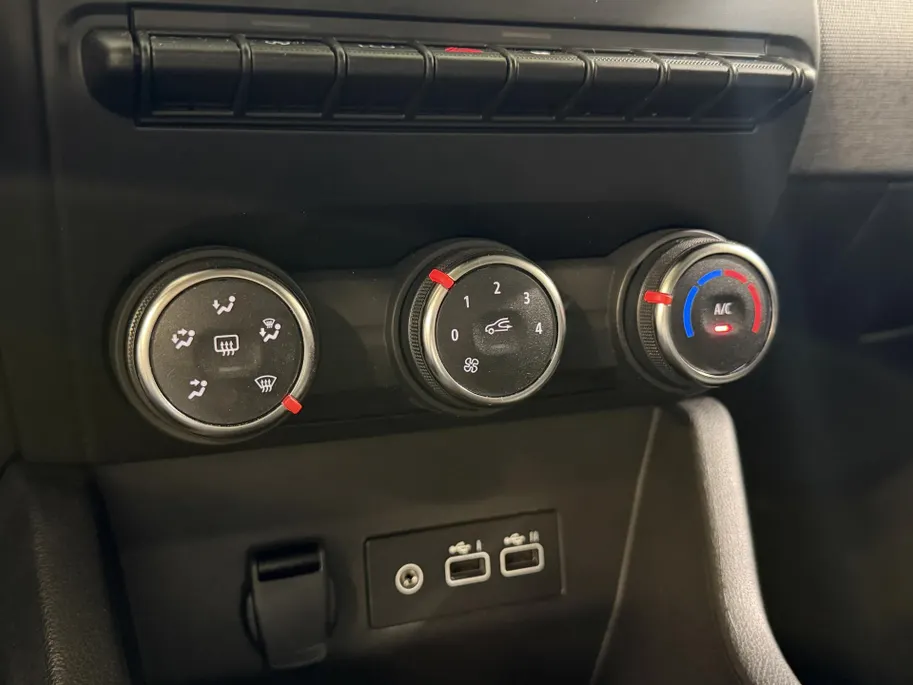 Renault Clio 90PK TCe GPF Evolution | DEMO | Navi | Camera | Apple CarPlay/Android Auto | Parkeersensoren | Airco | Licht & Regen Sensor | Cruise Control | Full LED | Digital Cockpit |