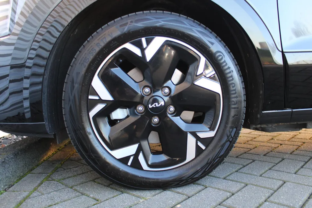 Kia Niro EV DynamicPlusLine 64.8 kWh | Airco | Navi | Camera | Cruise | 17' LM | PDC |