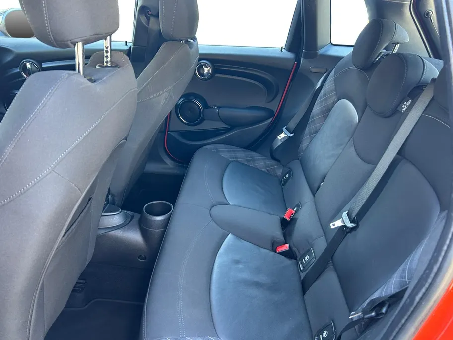 MINI 5-Deurs 1.5 Cooper Chili Nu rijklaarprijs!