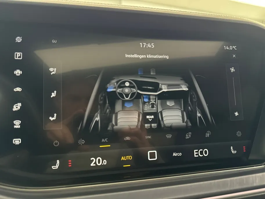 Volkswagen Touareg R 3.0 TSi eHybrid 4M 462 PK | Panoramadak | Luchtvering | Trekhaak