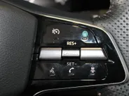 Nissan ARIYA Evolve 66 kWh | 20 inch wielen | Ceramic coating |22 kW ingebouwde lader | Electrische stoel en stuur verstelling | Navigatie | Stoel geheugen | shuif/kanteldak | Stoel verwarming en verkoeling | Zeer mooie auto |