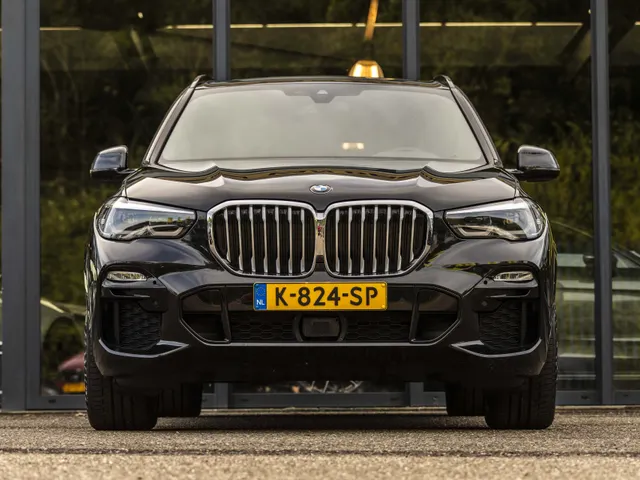 BMW X5 xDrive45e High Executive | NL geleverd | 1e Eigenaar | Achteras besturing |