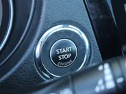 Nissan QASHQAI 1.2 Tekna | Trekhaak | 360 Camera | Pano dak | Stoel-/voorruitverwarming | Dodehoek detectie | Elek. stoelverstelling | Clima | 19' LM | 1e eigenaar |