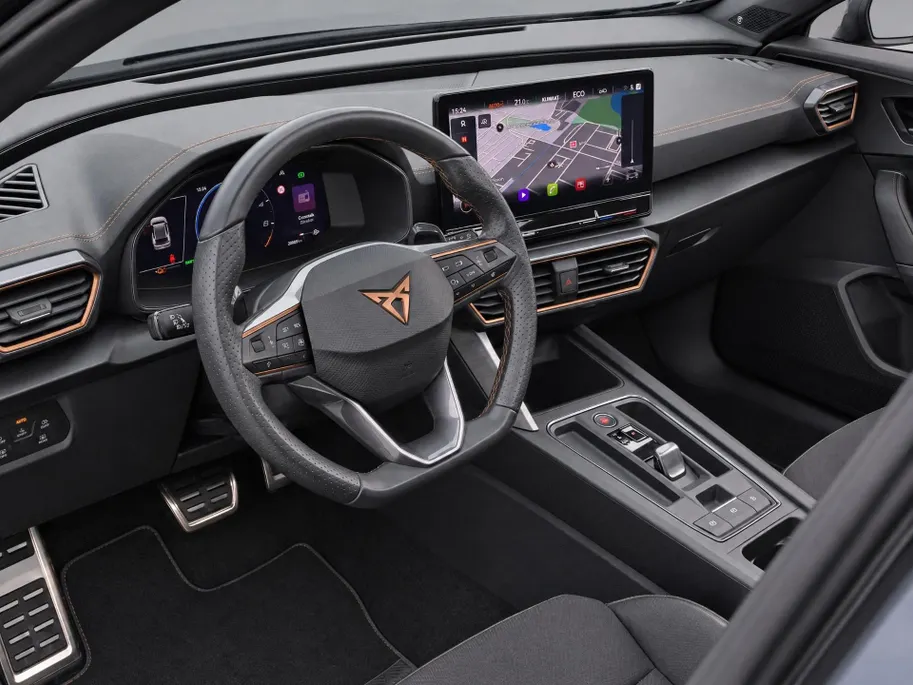 CUPRA Formentor 1.4e-Hybrid 180kW/245PK VZ · Panoramadak · Trekhaak · BEATS audio · Camera + Parkeersensoren
