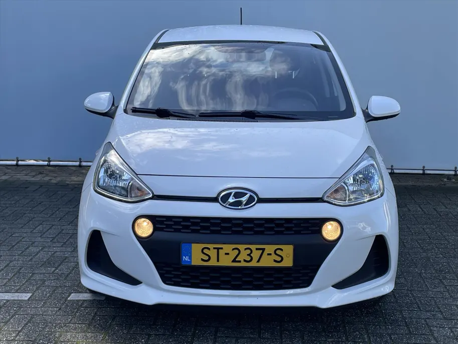 Hyundai i10 1.0i 66pk Comfort + / Cruise / Airco / Navi