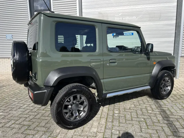 Suzuki Jimny 1.5 Stijl Automaat | Apple Carplay & Android Auto | Climate Control | Noppenbanden | 4 Zitplaatsen