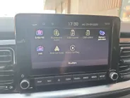 Kia Stonic 1.0T MHEV DynamicPlusLine | Trekhaak | Navigatie | Climate control | Cruise control | Keyless met startknop | Getinte ramen achter | Apple Carplay / Android Auto |