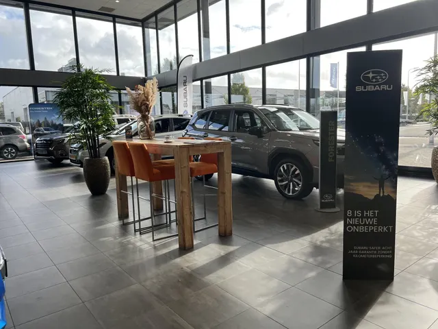 Subaru Uncharted 2E-xcite+ 77 kWh Automaat | Nieuw Leverbaar | Two-Tone Metallic Lak | Elek. Binnenspiegel | Lederen Bekleding