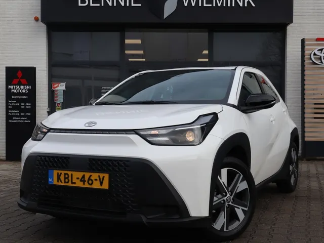 Toyota Aygo X Hybrid 115 play | LM Velgen | Stoelverwarming