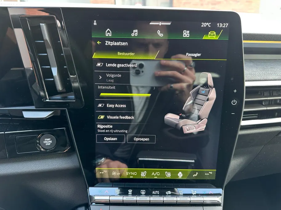 Renault Austral 1.2 E-Tech full hybrid 200 esprit Alpine | Nu Met 5 Jaar Fabrieksgarantie | Direct Leverbaar | Nu Met 4000 euro Voorraadkorting Bij Zeeuw & Zeeuw Renault Naaldwijk |