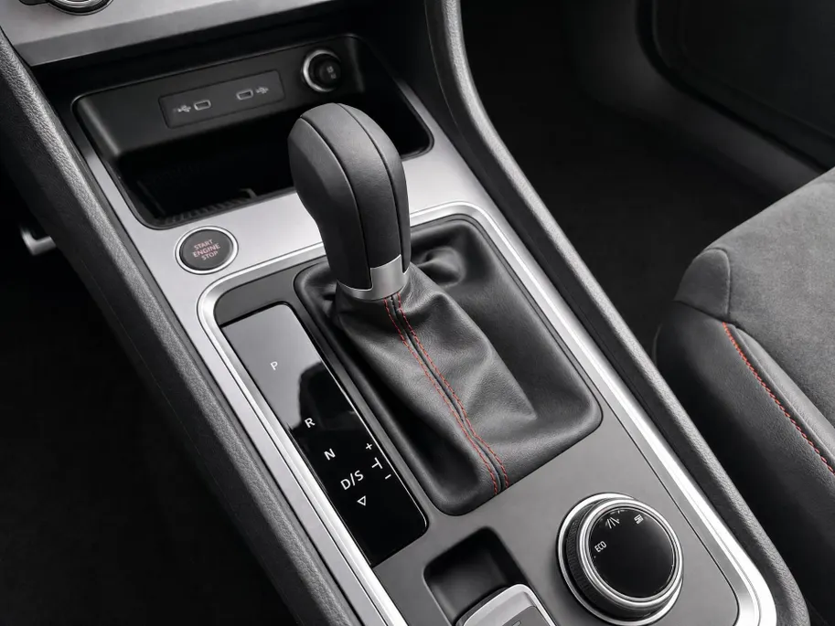 SEAT Ateca FR Business Intense 1.5 TSI 110 kW / 150 PK SUV 7 7 versn. DSG | Metallic Lak | 19'' Velgen | 5000,- Euro herwaardering!!