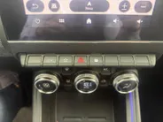 Renault Clio 145PK E-Tech Full Hybrid Techno Automaat | 9,3' Navi | Climate Control | Camera | Parkeersensoren | Apple CarPlay/Android Auto | Digital Cockpit | Cruise Control | Full LED | Lichtmetalen Velgen |