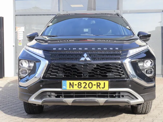Mitsubishi Eclipse Cross 2.4 PHEV Intense+ Trekhaak | Standkachel | Carplay