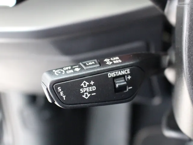 Audi A3 Limousine 30 TFSI Advanced edition Navigatie | Cruise Control | 17' Velgen | PDC Achter