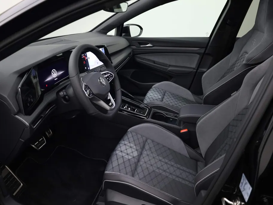 Volkswagen Golf 1.5eTSI/130PK DSG R-Line · Panoramadak · Apple/Android Car Play · Stoel & Stuurverwarming · Navigatie